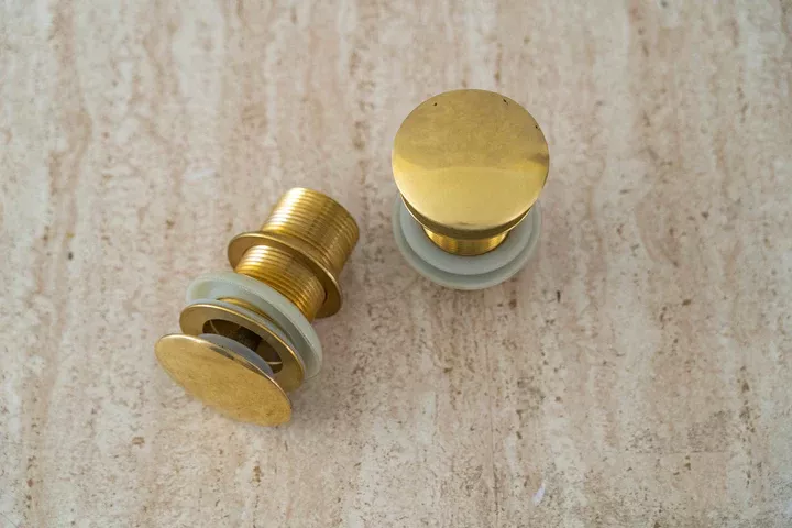 Functional Elegance: Pop-Up Drain Stopper for Your Bathroom Sink