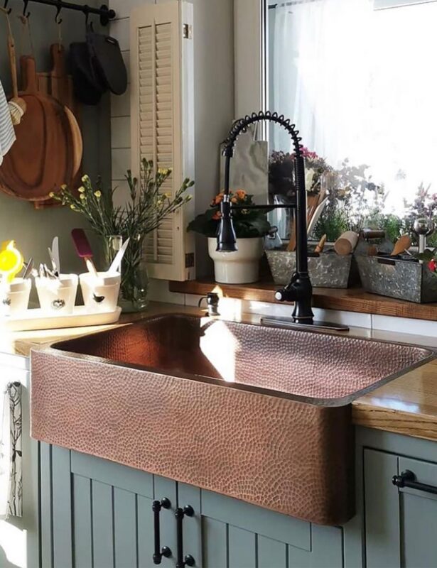 Hammered Farmhouse Sink Made of Copper