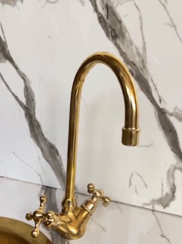 Single Hole Unlacquered Brass Bathroom Sink Faucet