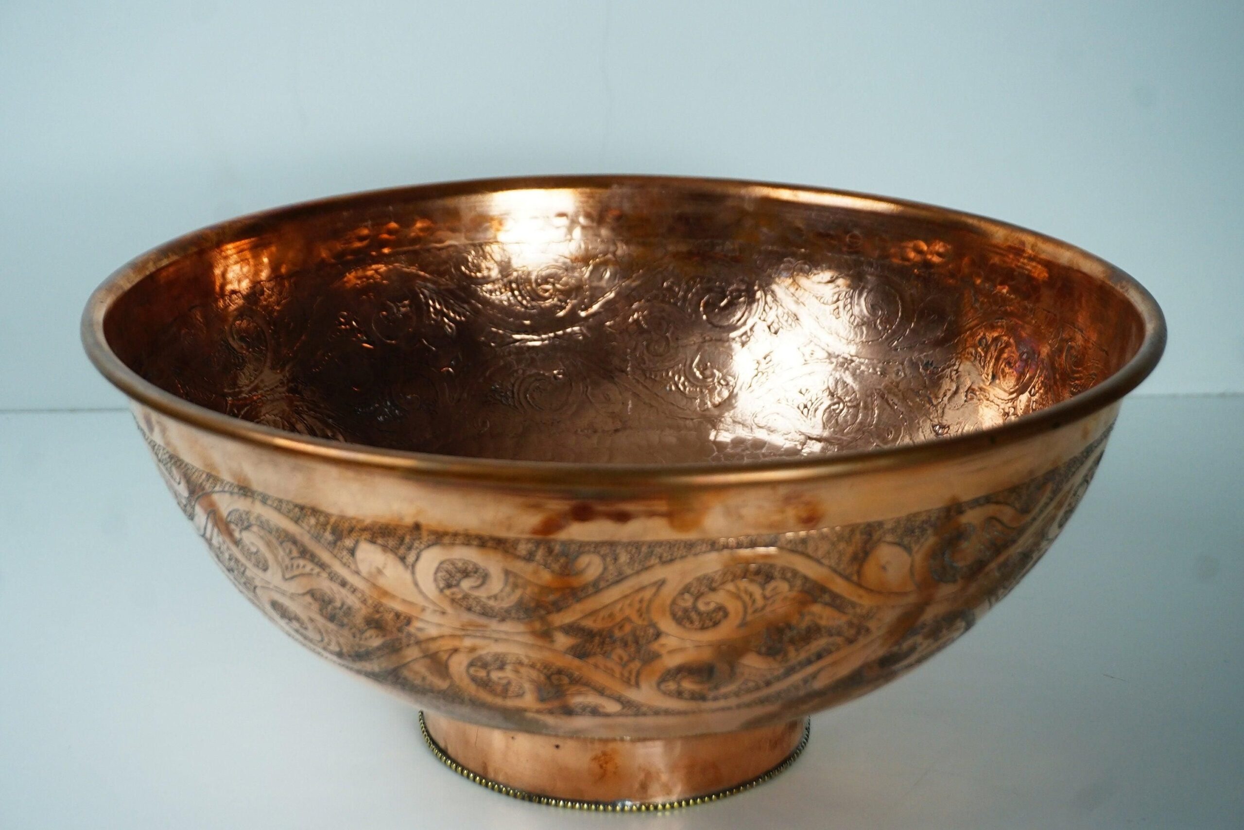 Embrace Vintage Charm: Antique Engraved Bathroom Sink