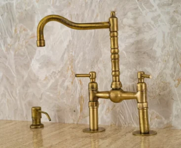 Solid Brass Kitchen Faucet with Sprayer
