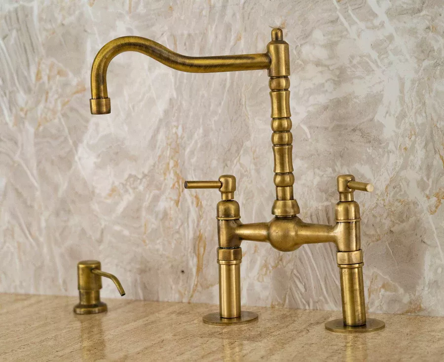Solid Brass Kitchen Faucet with Sprayer