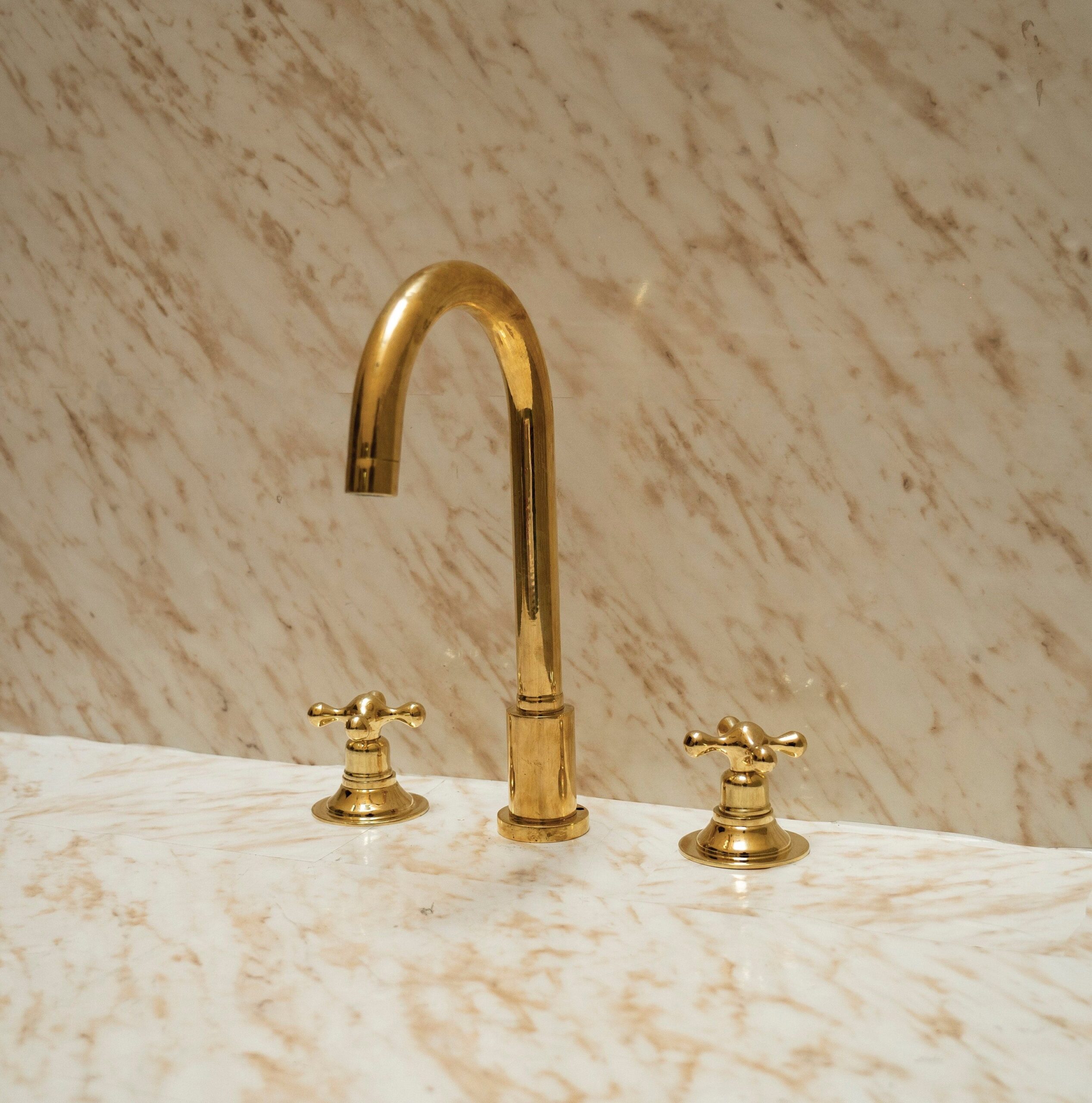 Solid Brass Widespread Bathroom Faucet for Sink 3 Hole, 2-Handles 8 Inch Bathroom Sink Faucet, Antique Brass Faucet for Bathroom Sink