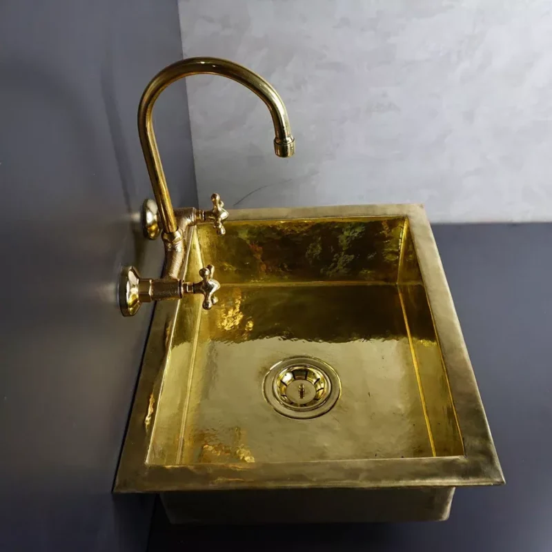 "Sophisticated Simplicity: Unlacquered Brass Undermount Kitchen Sink